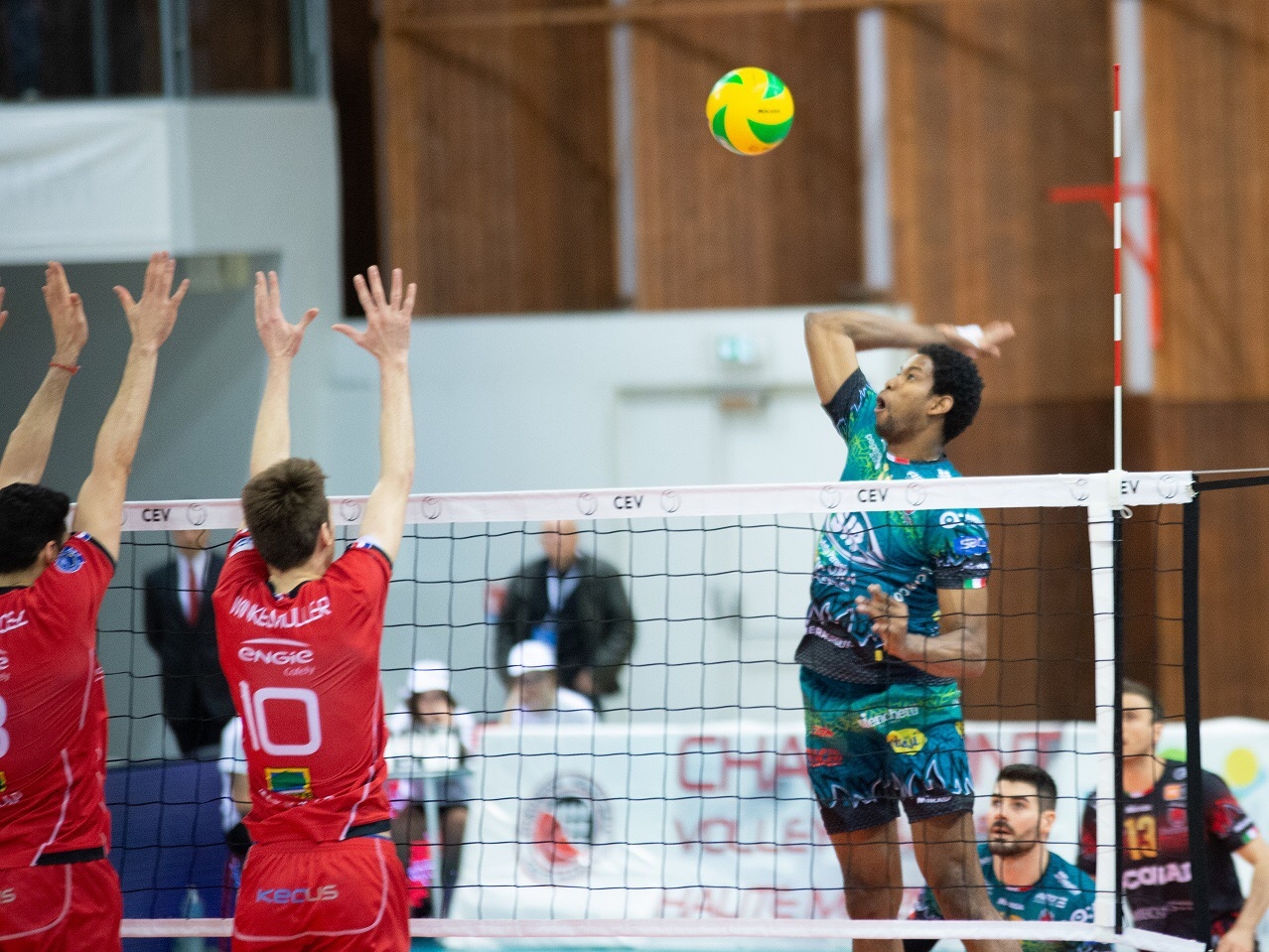 BB9F9D5C-02BD-4A7E-9EB5-42185F6E8C18