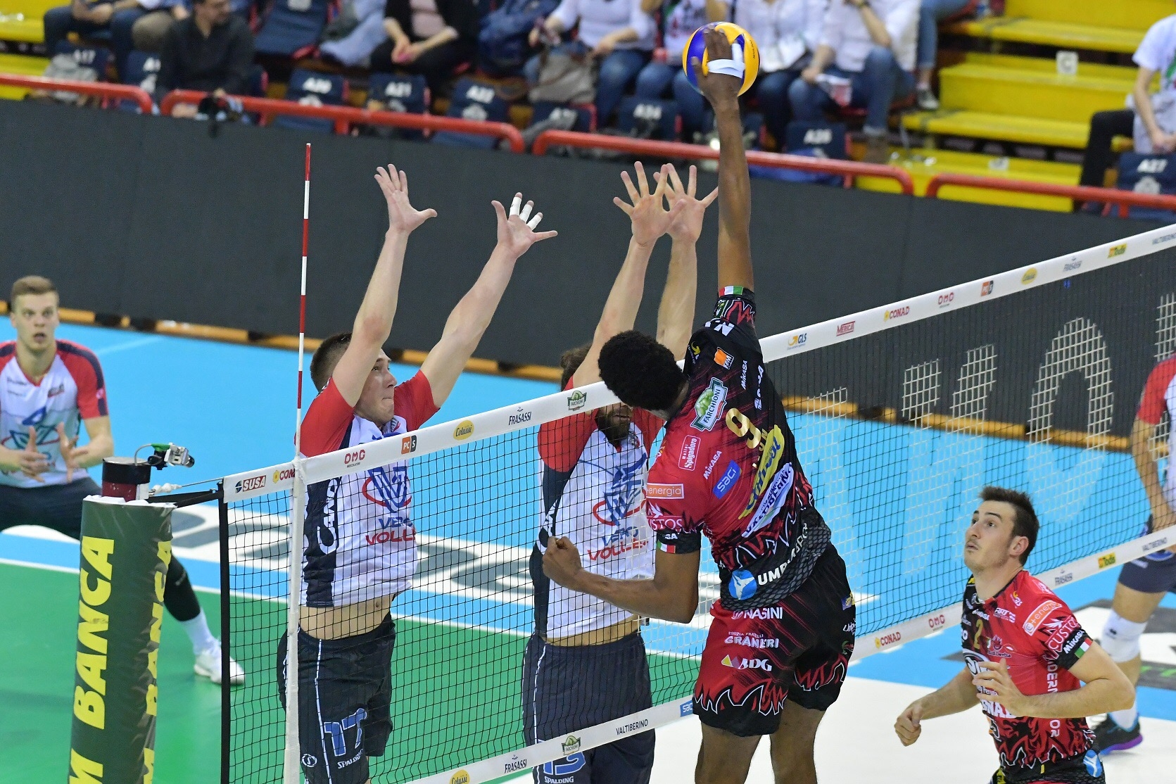 E4C14E47-C808-48AC-BA66-BCAD16D6E55A