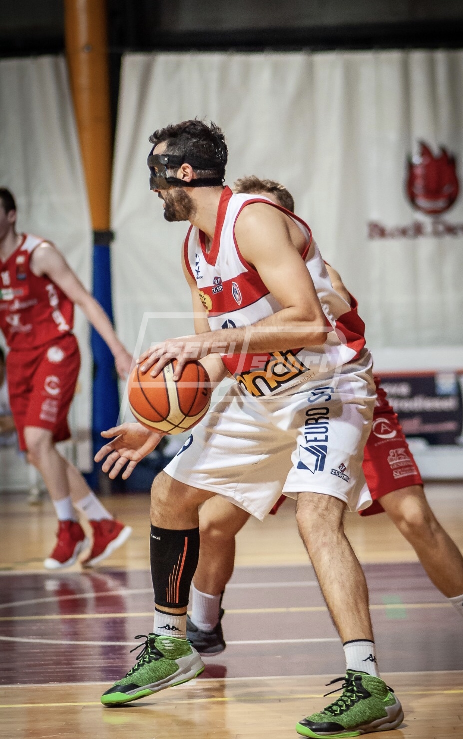 5BCAAFCE-B255-4C4A-A1DB-6BFD96C102F8