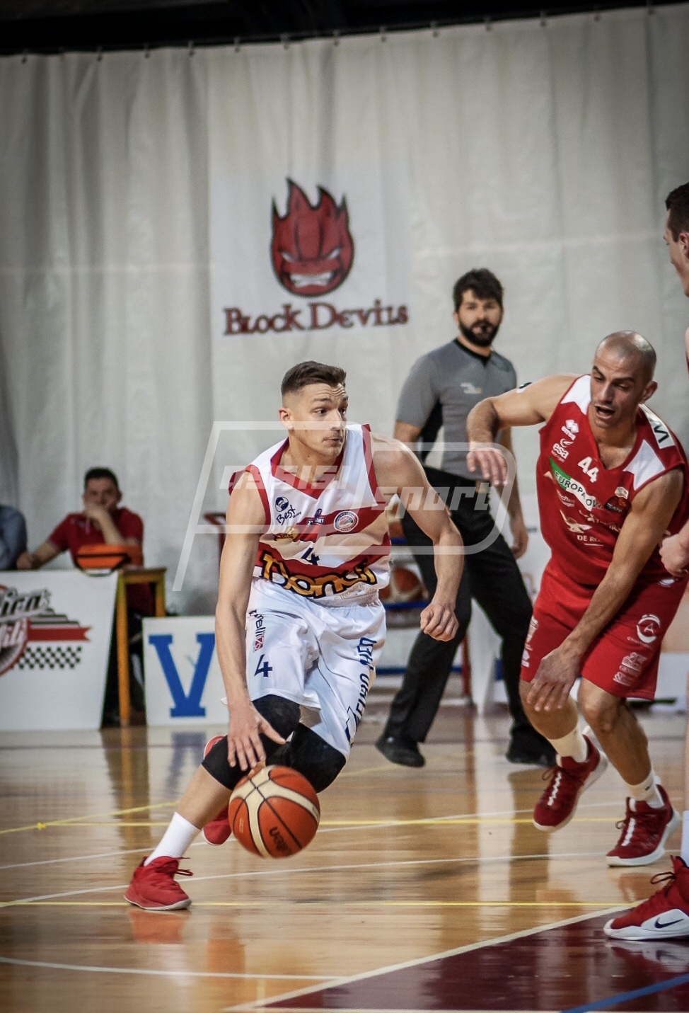 5DEE299D-0CEF-4A64-AC1D-CEE78C720C58