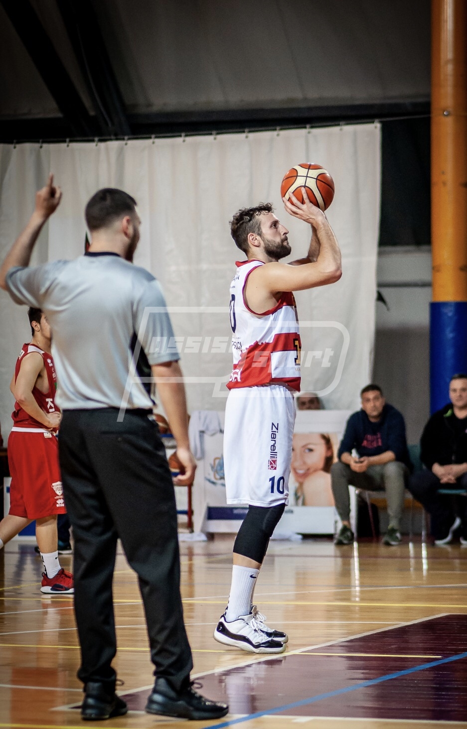 5FAA07C1-4D93-4337-8212-E27D60565043