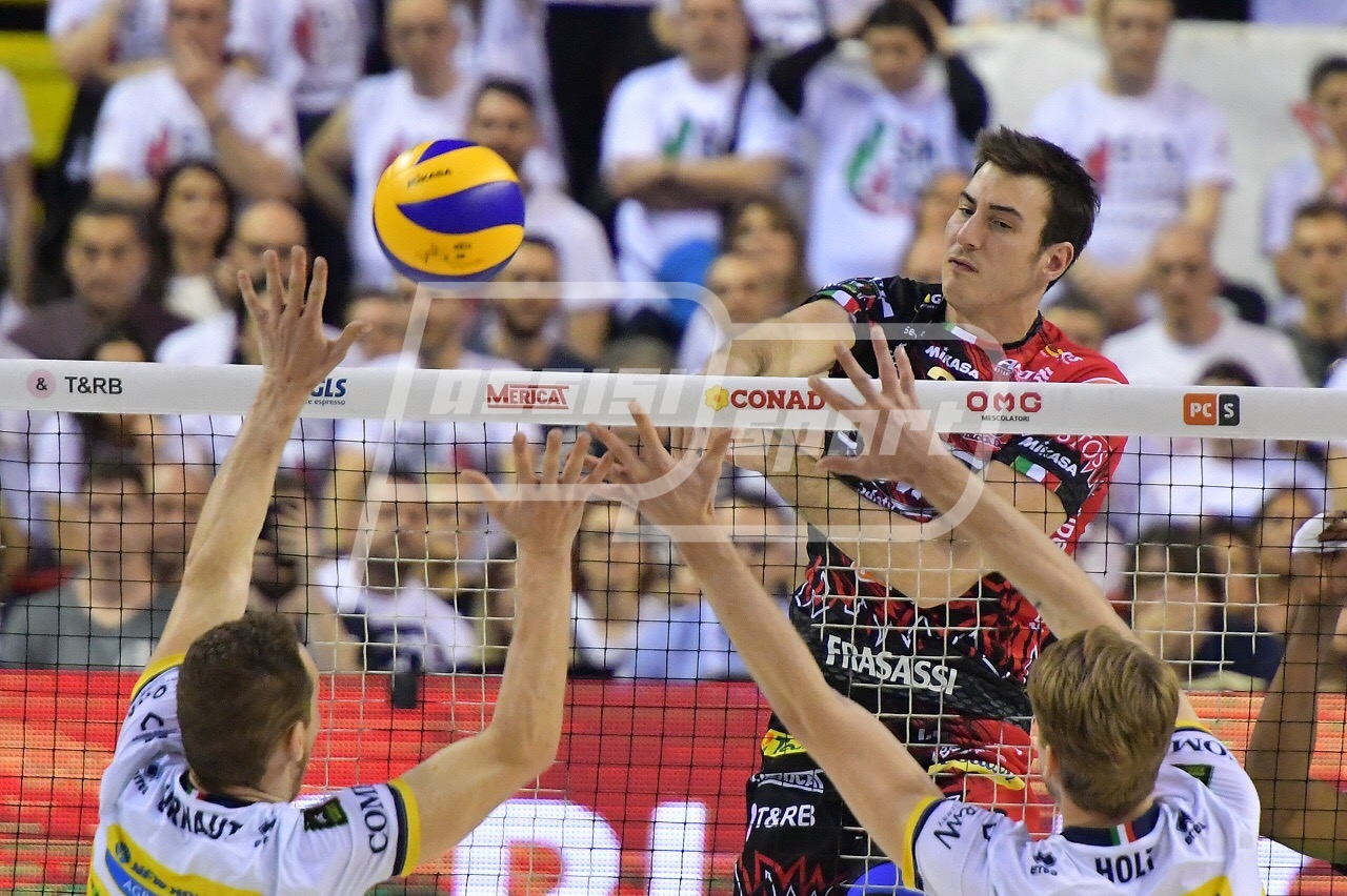 66E32B05-C424-4F0B-9667-AAED715D1DB9