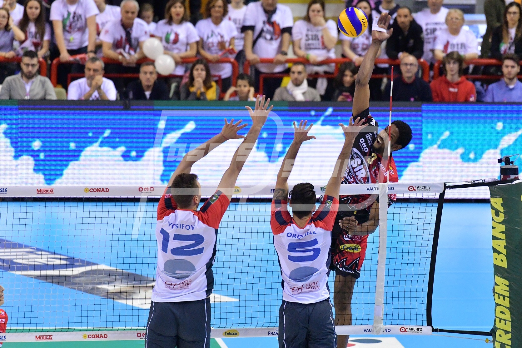 F20A2DB0-5748-45BD-A056-2F1857D82C48