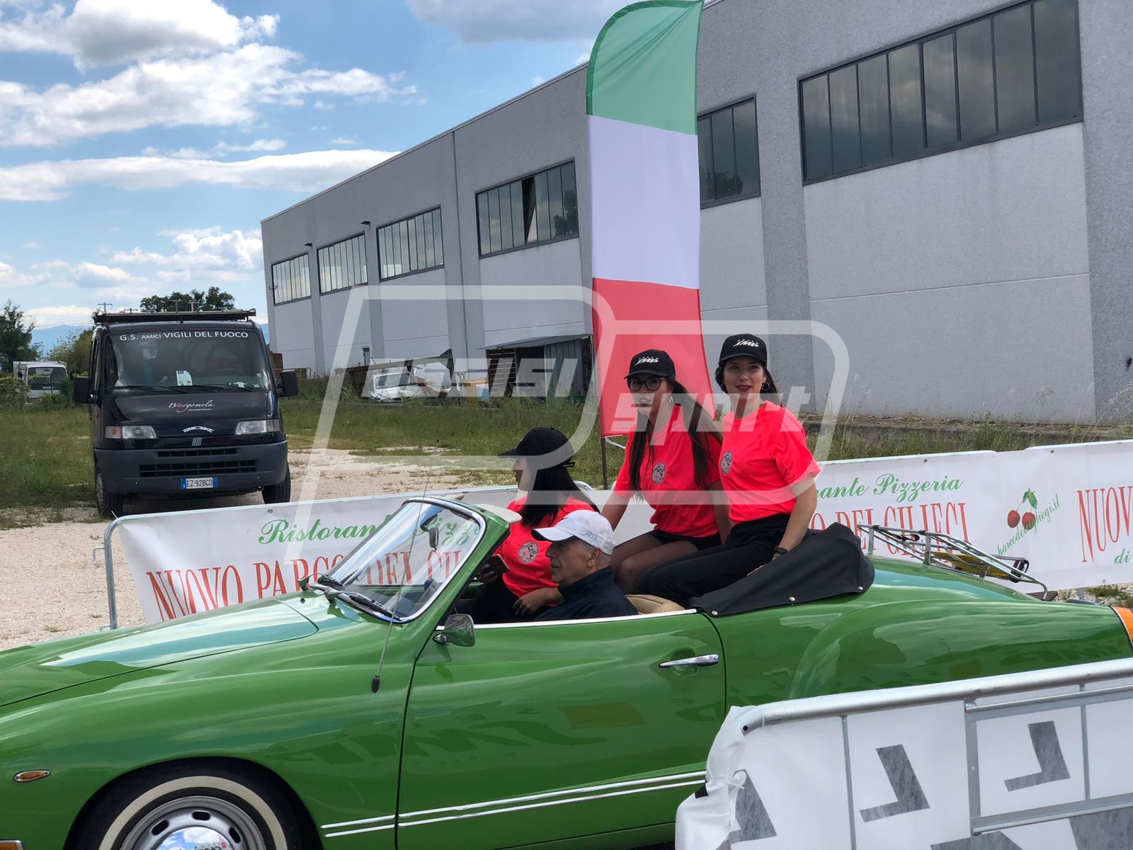 5306A887-7A94-4CCD-BD39-B4701FC23459