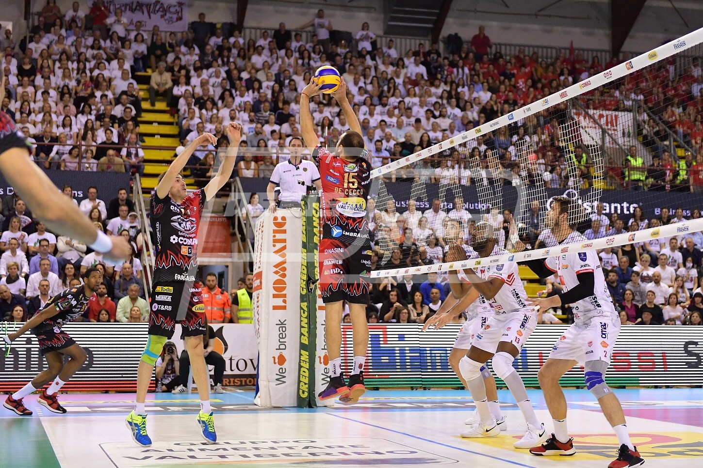 A8C1E3B7-788C-4A2F-A695-B189500E05CA