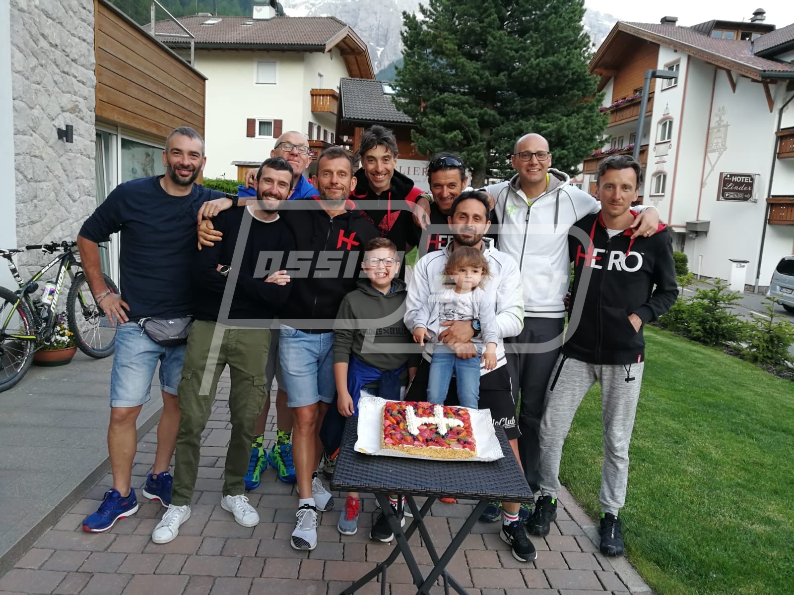 28E3C4F7-E07A-4951-95FF-5F502BC61F3D