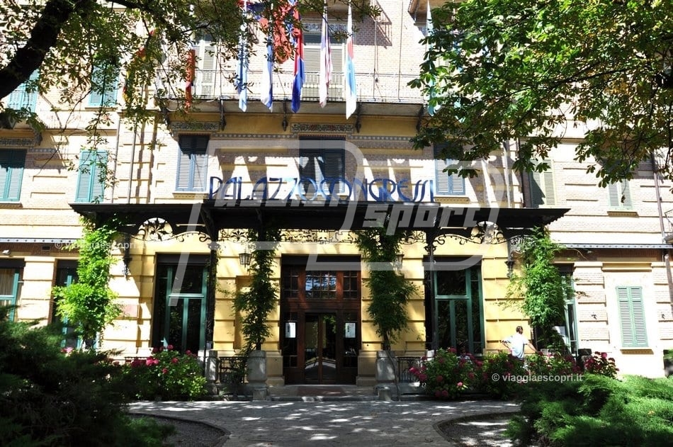 58F4D82E-61CE-491C-87E8-FE6B851F58C6