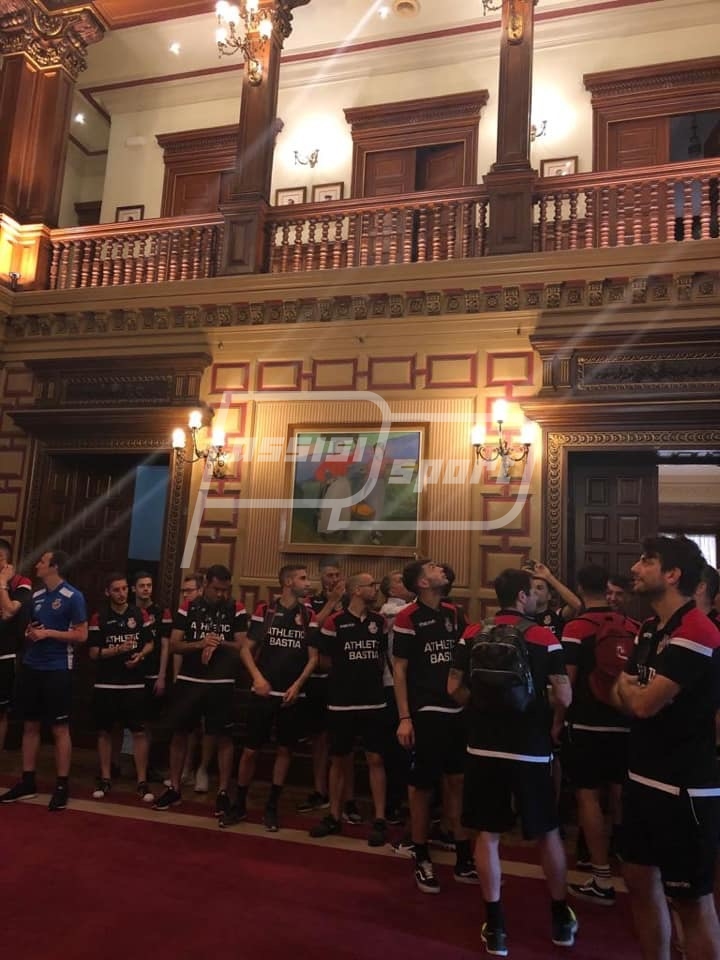 FAE1AFF4-430E-47C9-ABC6-5F5A6966C031