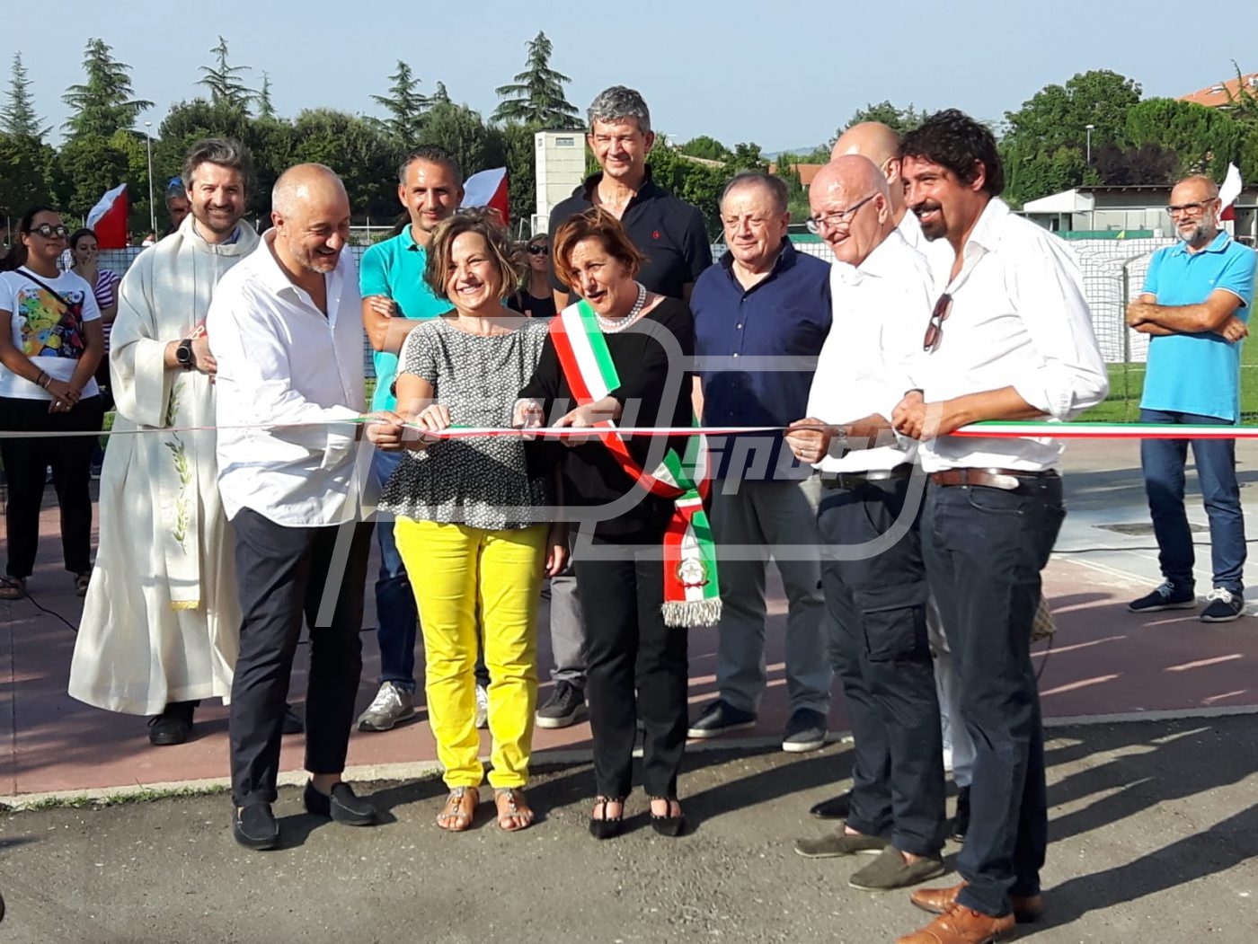 1964E4FF-8BF6-4060-AFD3-7374805333E9