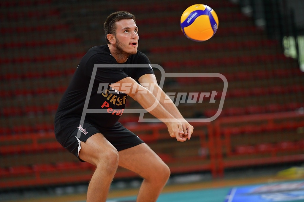 E7335648-9D00-4F1C-AFBE-2132684E2115