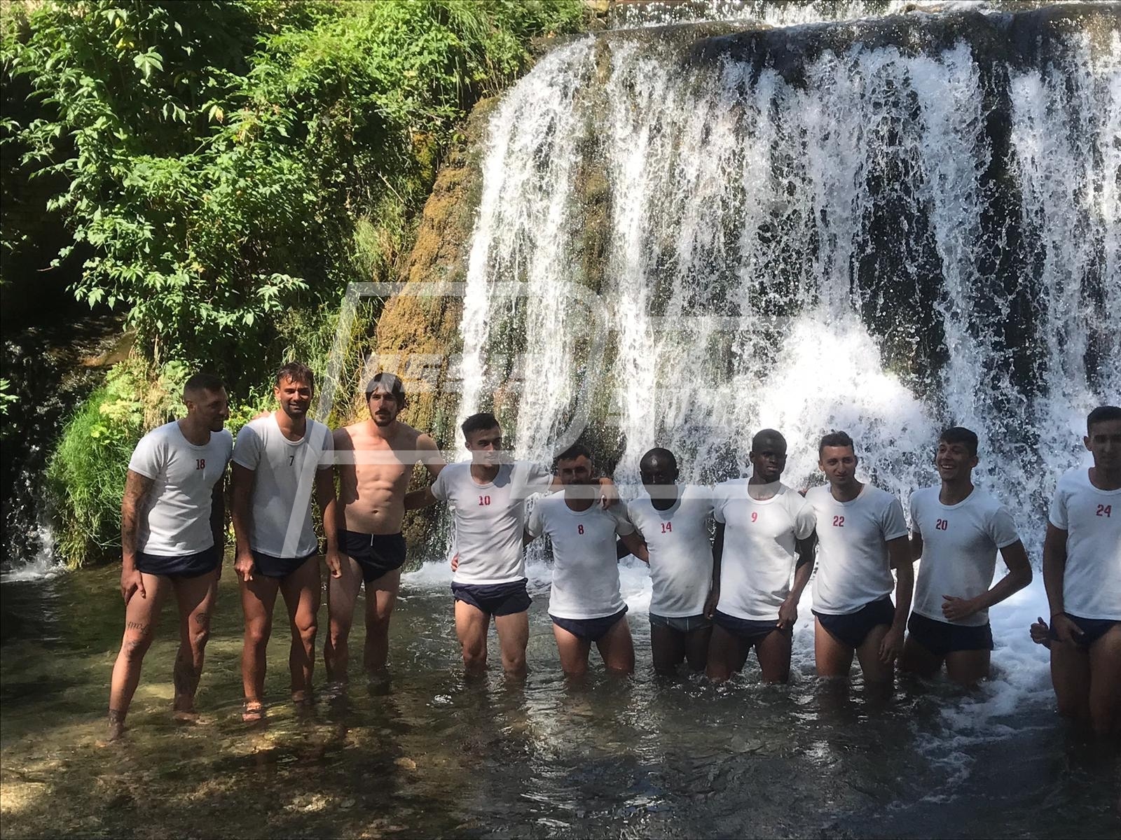 E9B20189-1714-426F-9003-2D170D0C8116