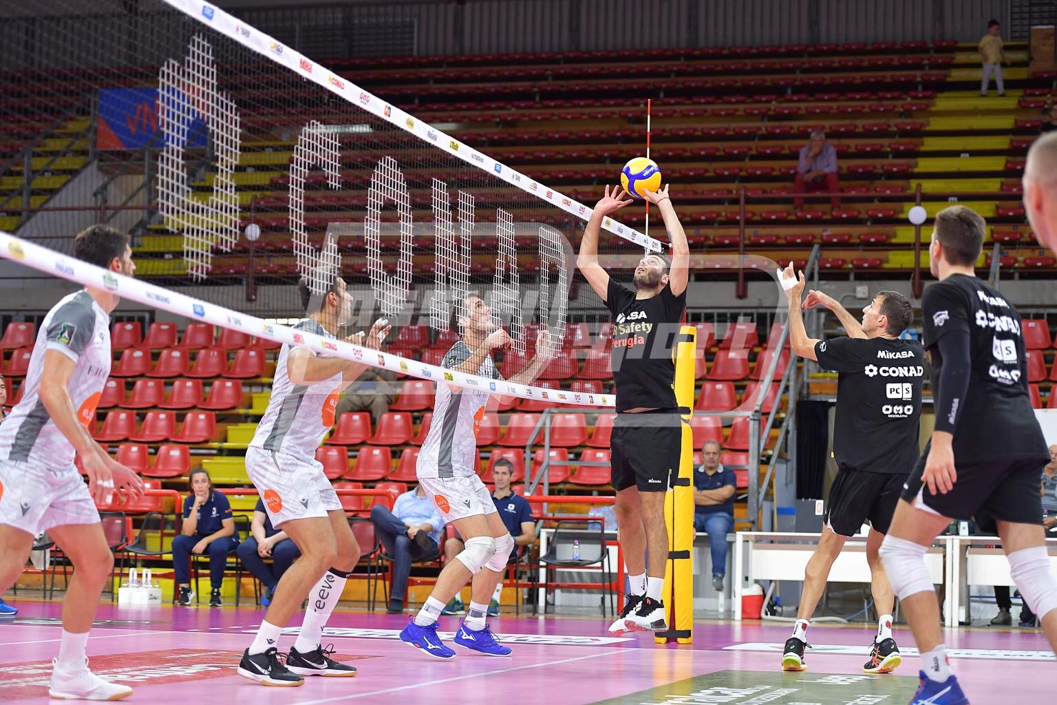 0D29A3FF-F592-4FE3-8173-0CF3A16064FA