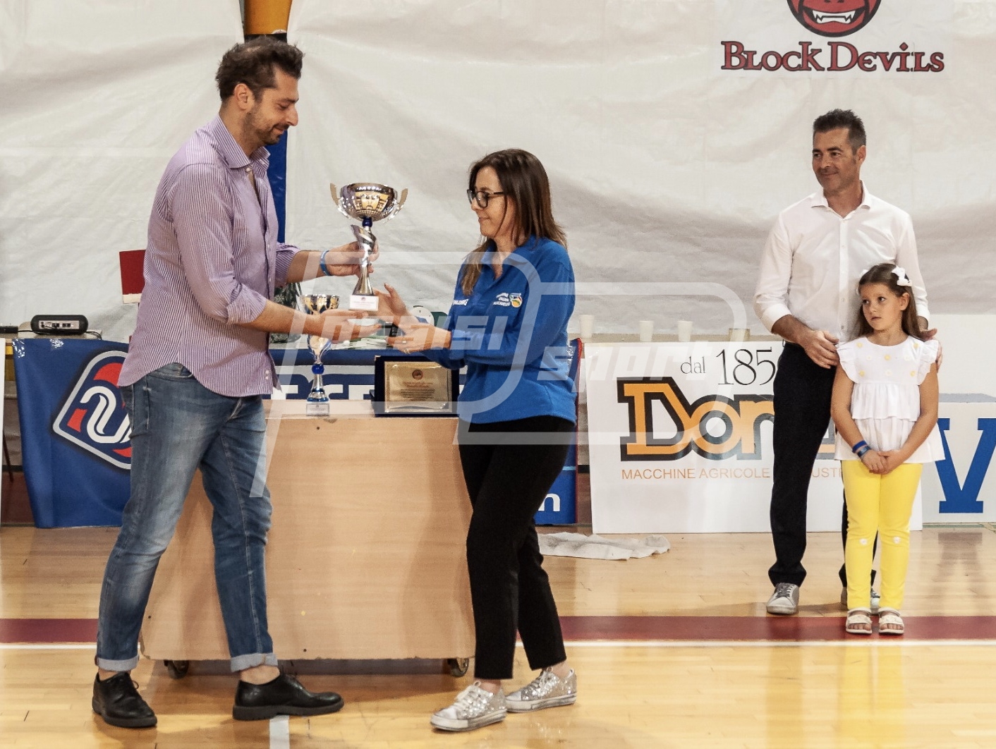 23250150-4FF1-435F-866A-7E09B0918D9D