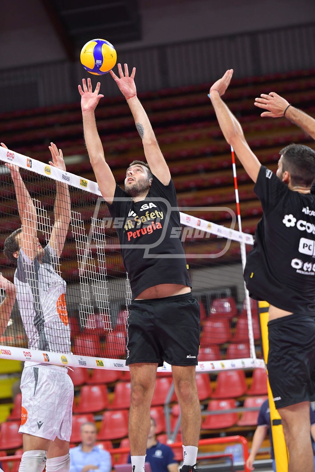 23C5AD13-DBFF-4C3C-8D64-F16B8873B95C