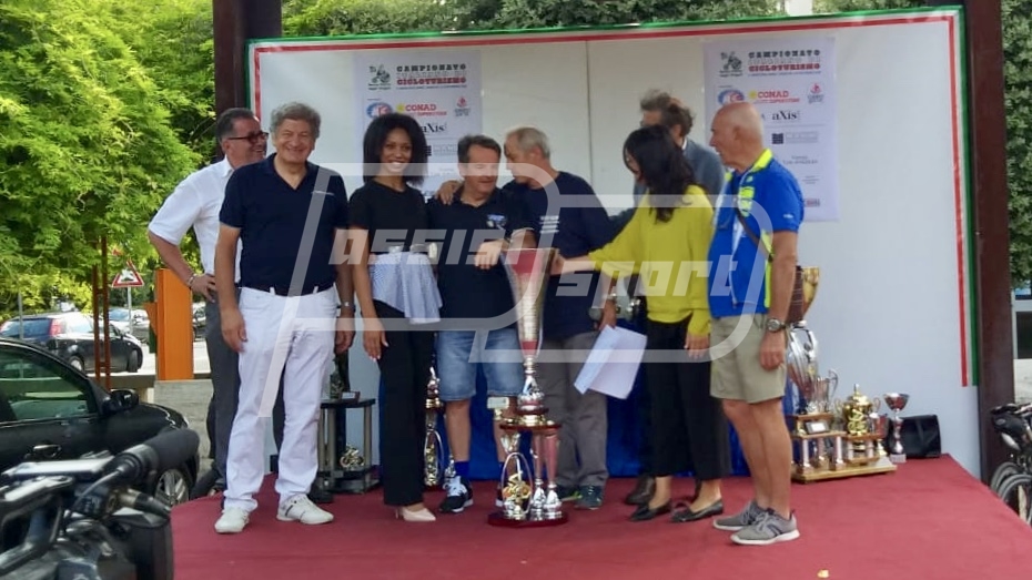 3BD42197-723D-42E5-BE69-399EF12BE216