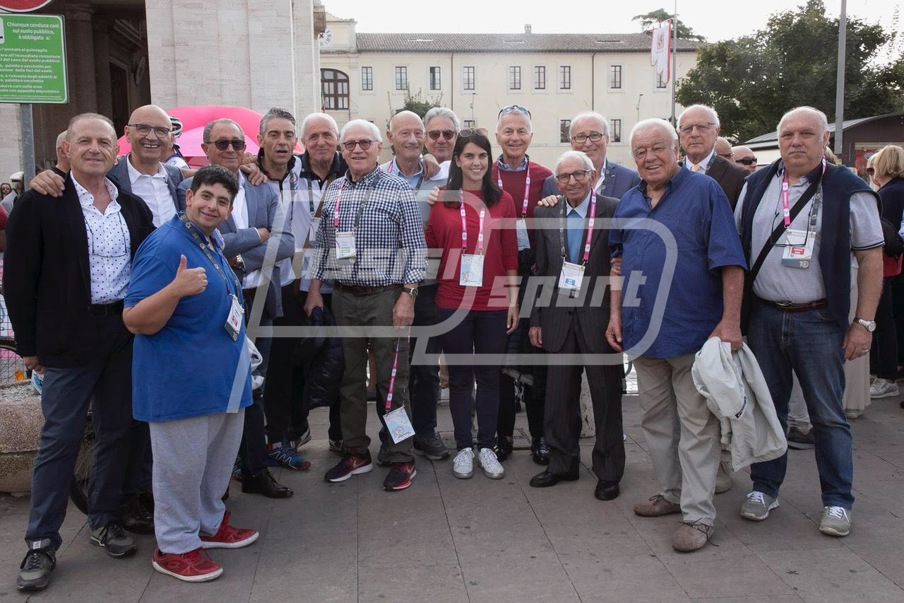 B5AC31D1-9571-4B87-BD5F-0DF3A0A9E0DC