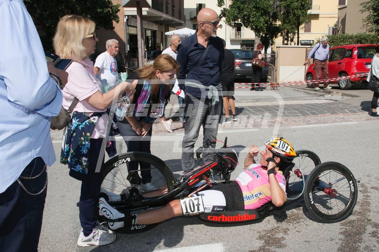 D69E10CF-B399-44EE-8404-645C8FC8903F