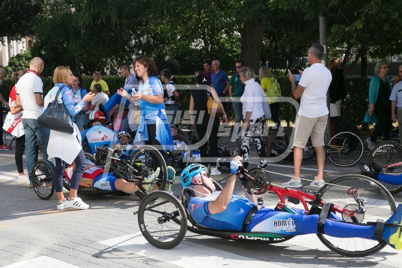 E1E7FB34-839F-489D-BD13-5096F00DE81B