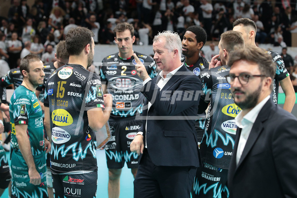 9E990DCE-B5F4-4381-8E13-5434C293FD5C