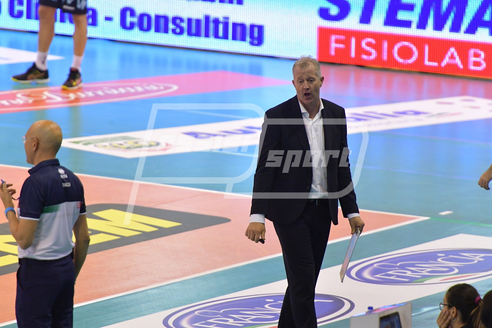 C1683E80-D5A0-447C-A14E-3D5E751DADB4