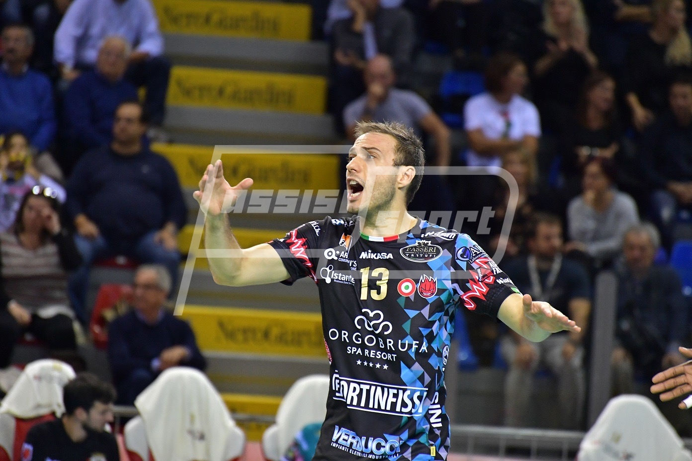 3519FC0E-B003-49CB-AECE-307DC053506F