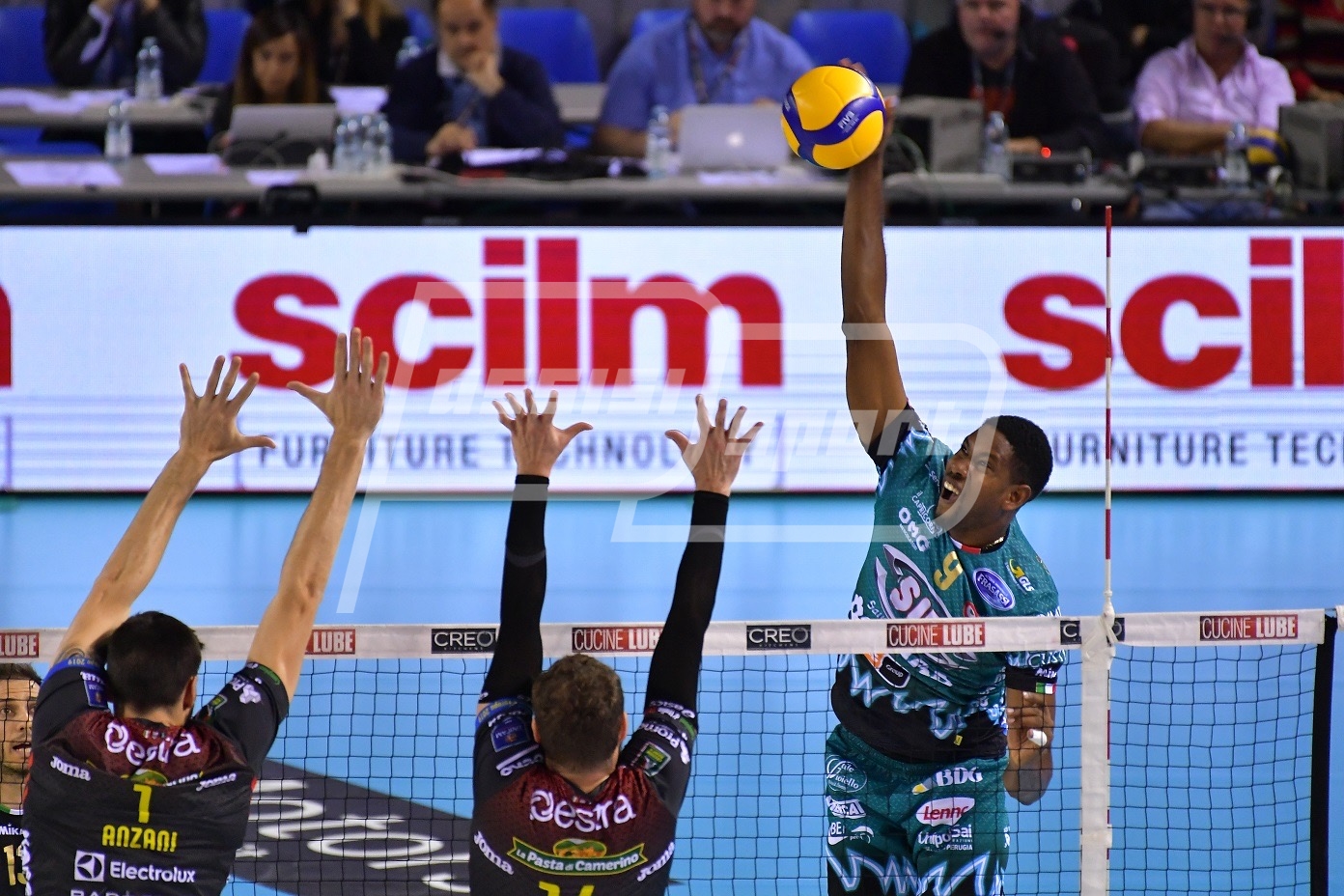 592E6C56-340E-4B5E-A355-AC39ADB103EF