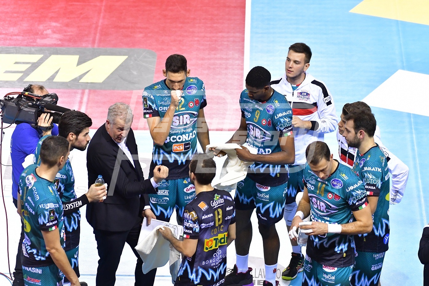 82045A7C-EC40-4F68-B551-BFC9A1F62927