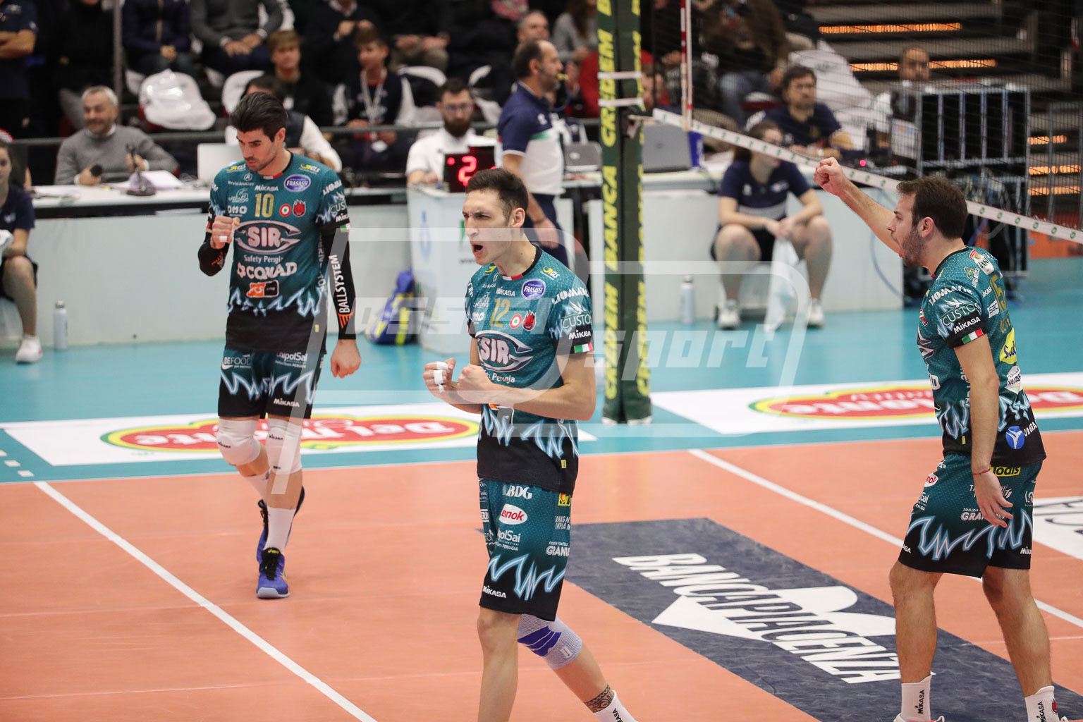 CAFF7574-F6F1-4016-84DD-8BB270B55BE2