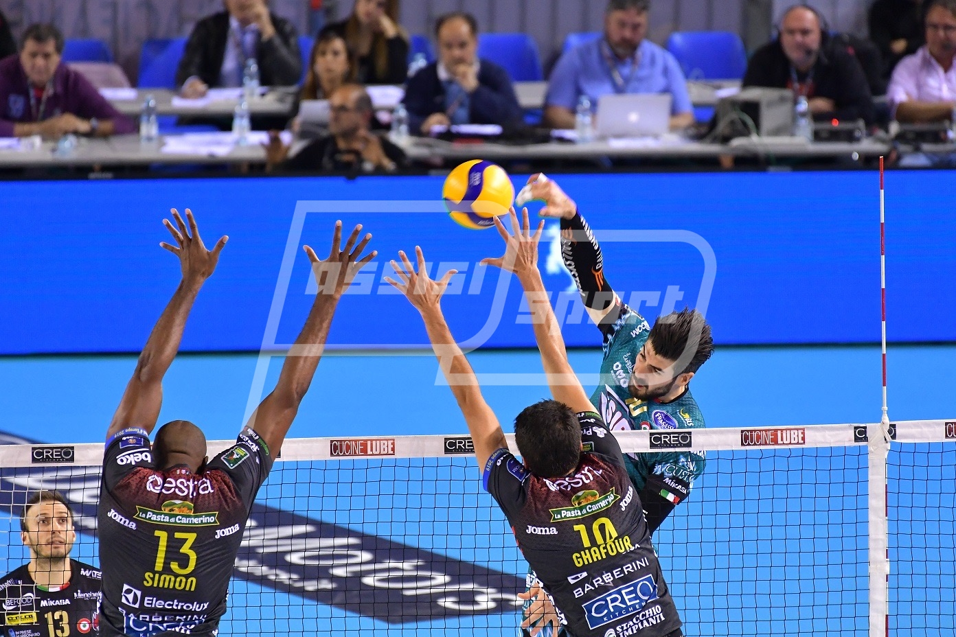 CDA79333-CEB1-473C-AF05-1AF88B0FD261