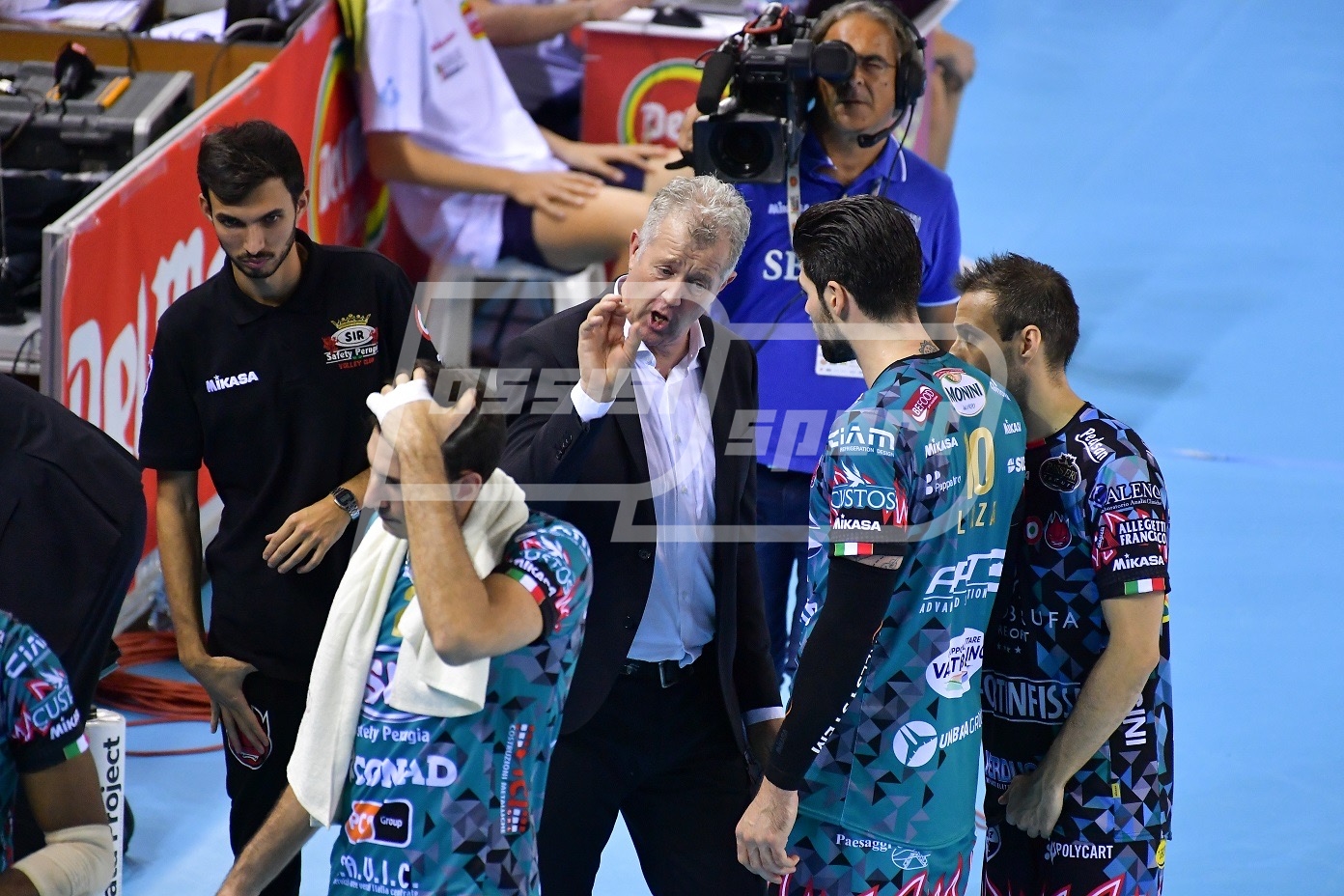 E809F105-E3C0-405F-86C2-C903242FCBEF