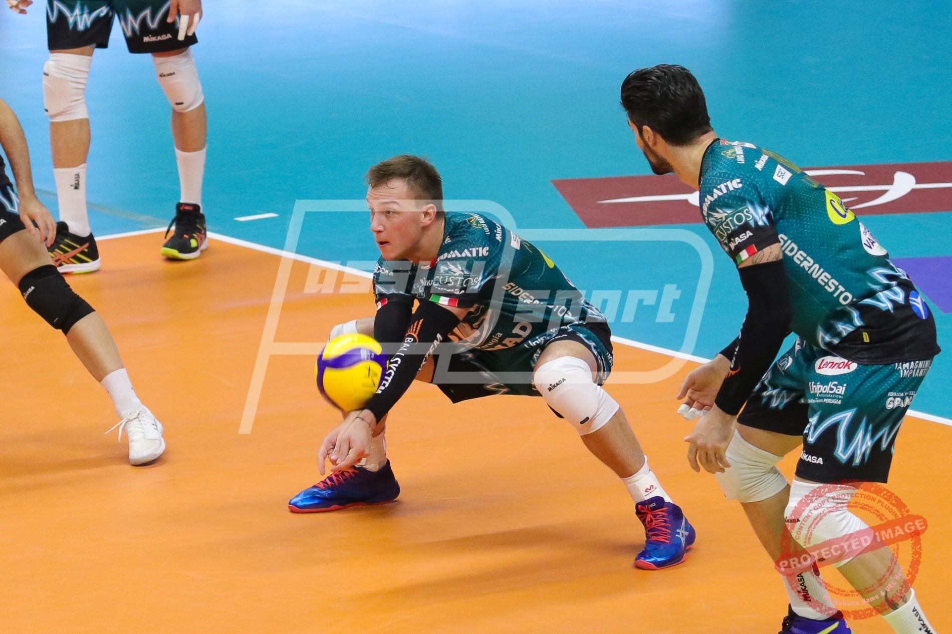 EC80E7AC-6405-4D58-87A4-2C1BB7EECA47