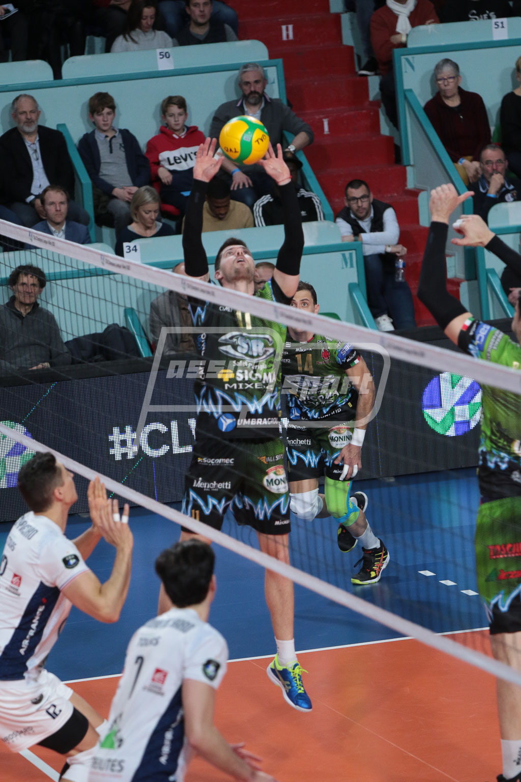 F6379191-4512-44CA-92BB-4C2AE2F9018C