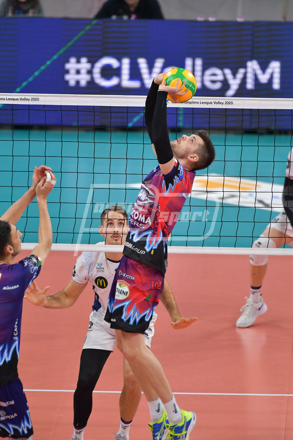 1C69927D-DBA2-45CD-9B55-B0A93C87E4BC