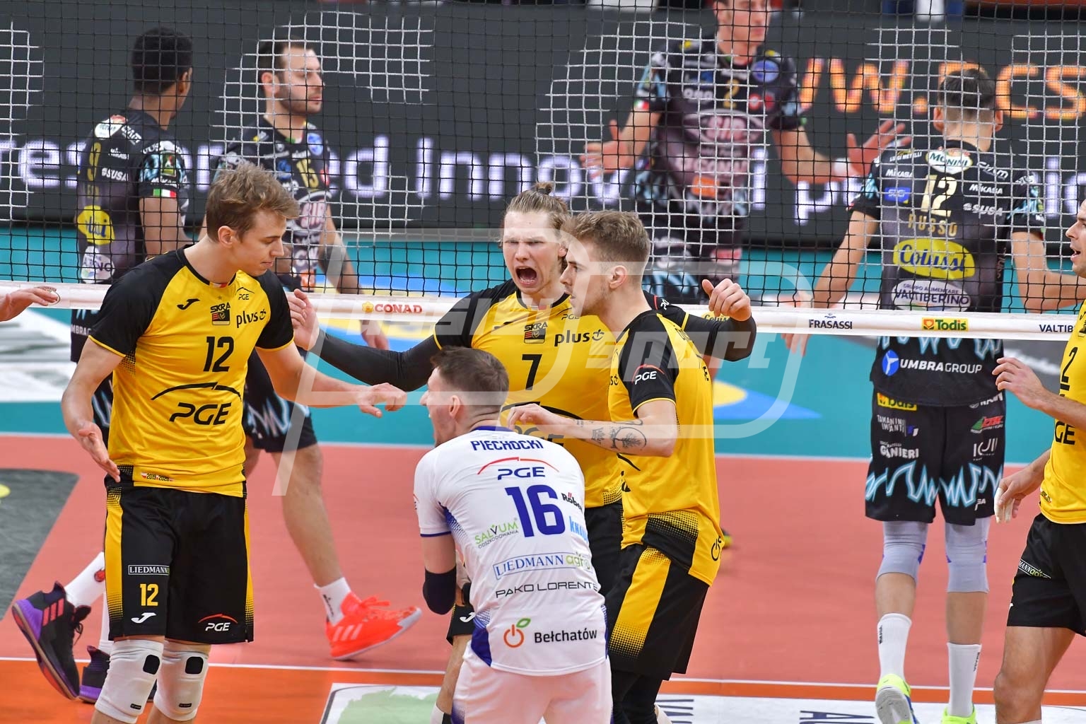 22859092-EF60-4ADE-A370-3BE62922F96A