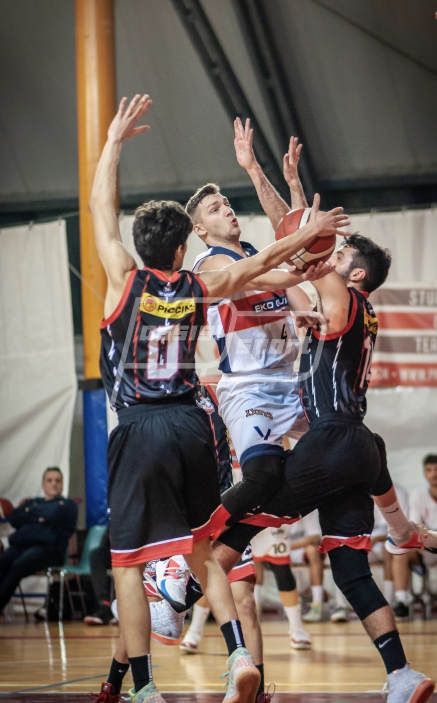 2B064E70-3FBD-4519-8916-11F78BA2455E