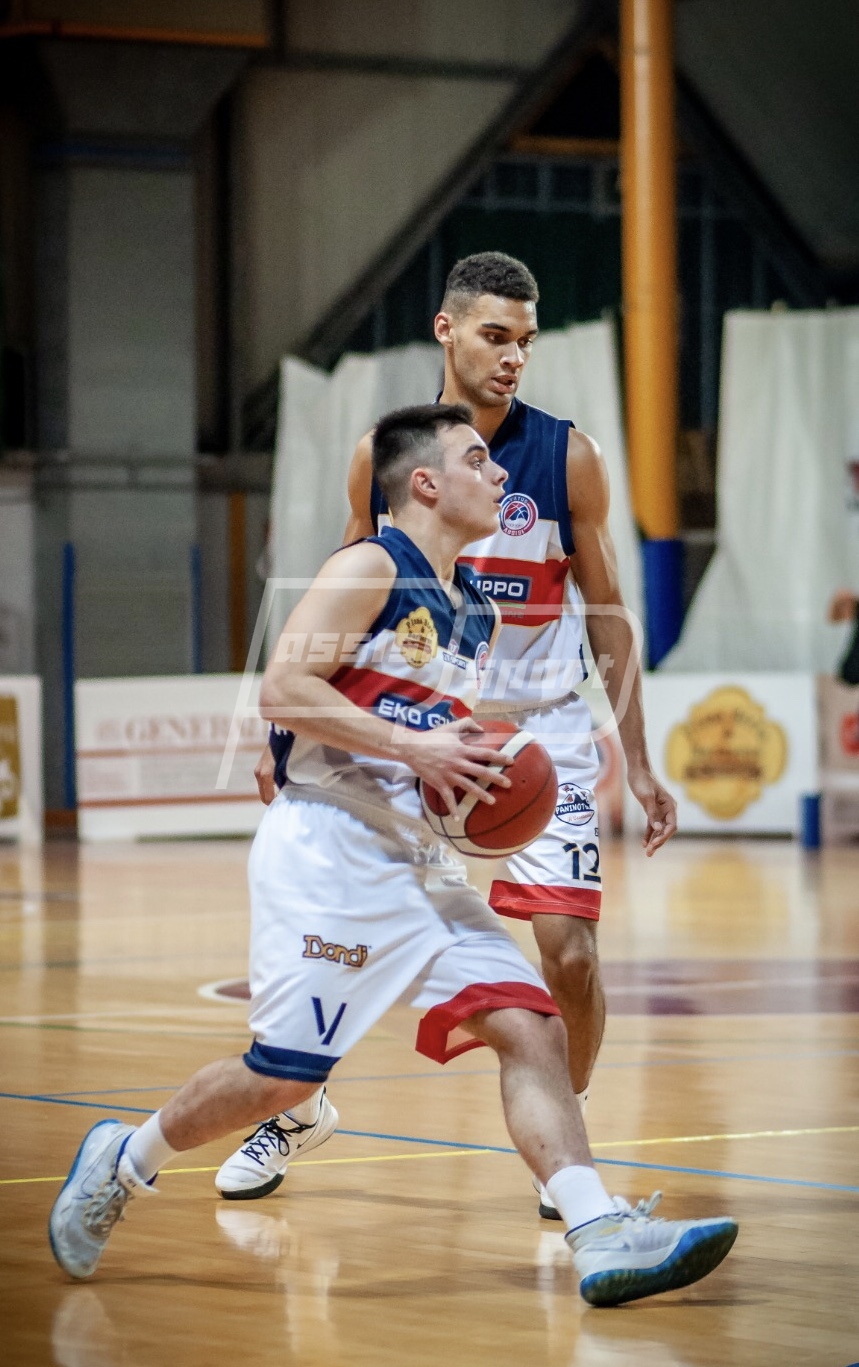 8EB9F50C-44E8-431A-A584-183B9AEEE3EF