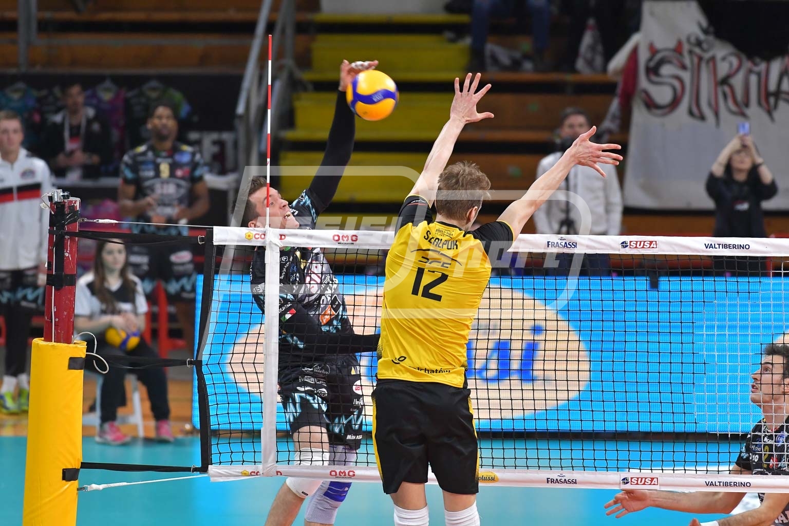 9C67C975-FB96-4989-8A7E-DFAC3EC9BE2A