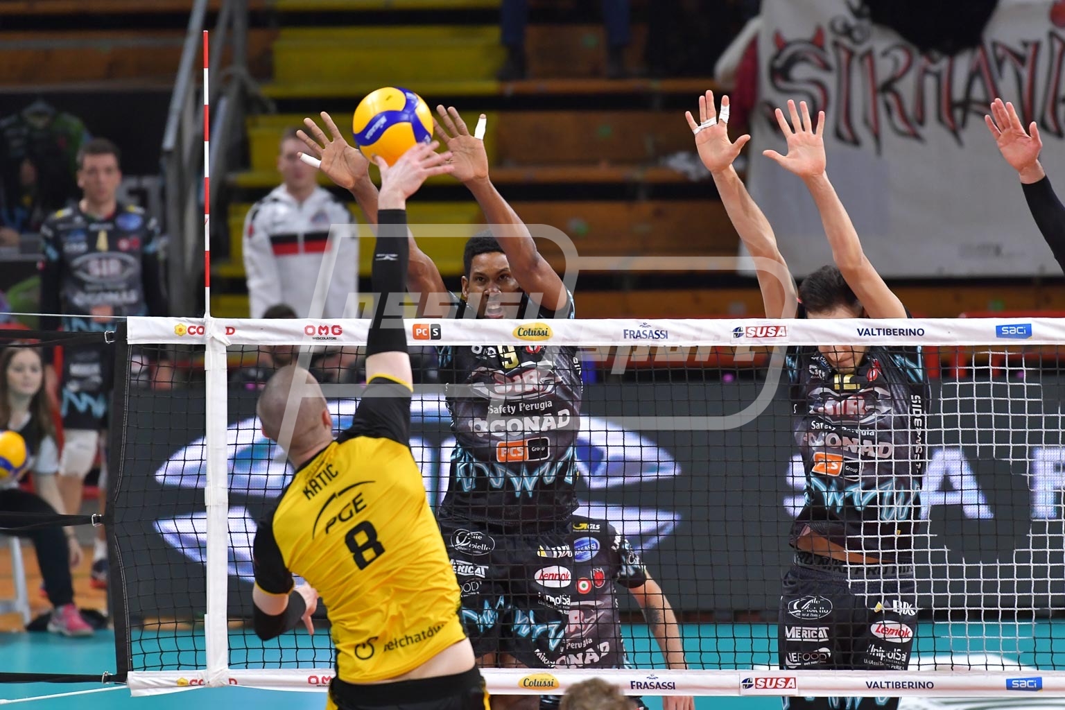 DFABD8CB-65B8-4269-84C6-780B5E5FB40C