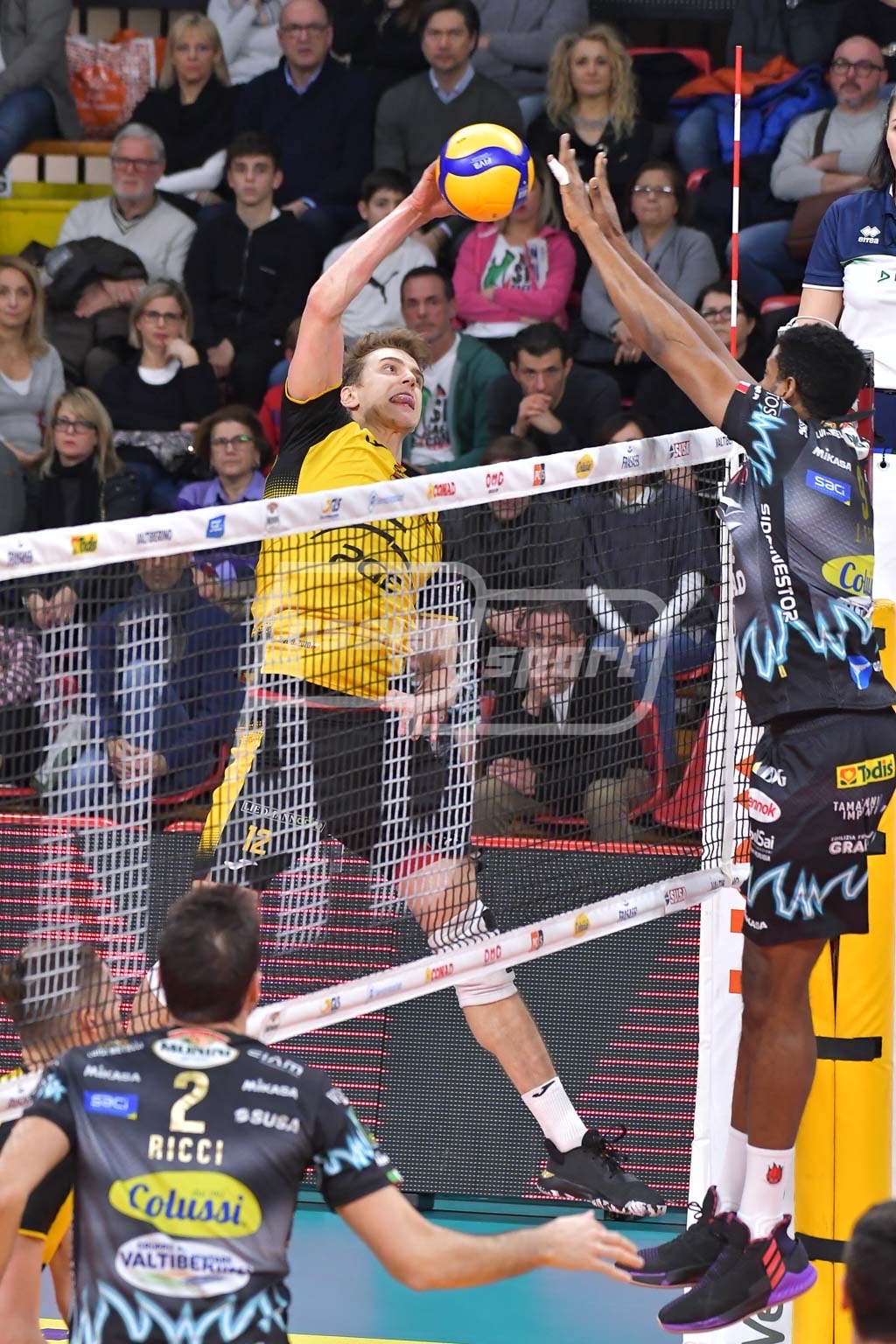 E685ACF0-C921-4D86-BA3A-7E56E4582FB1