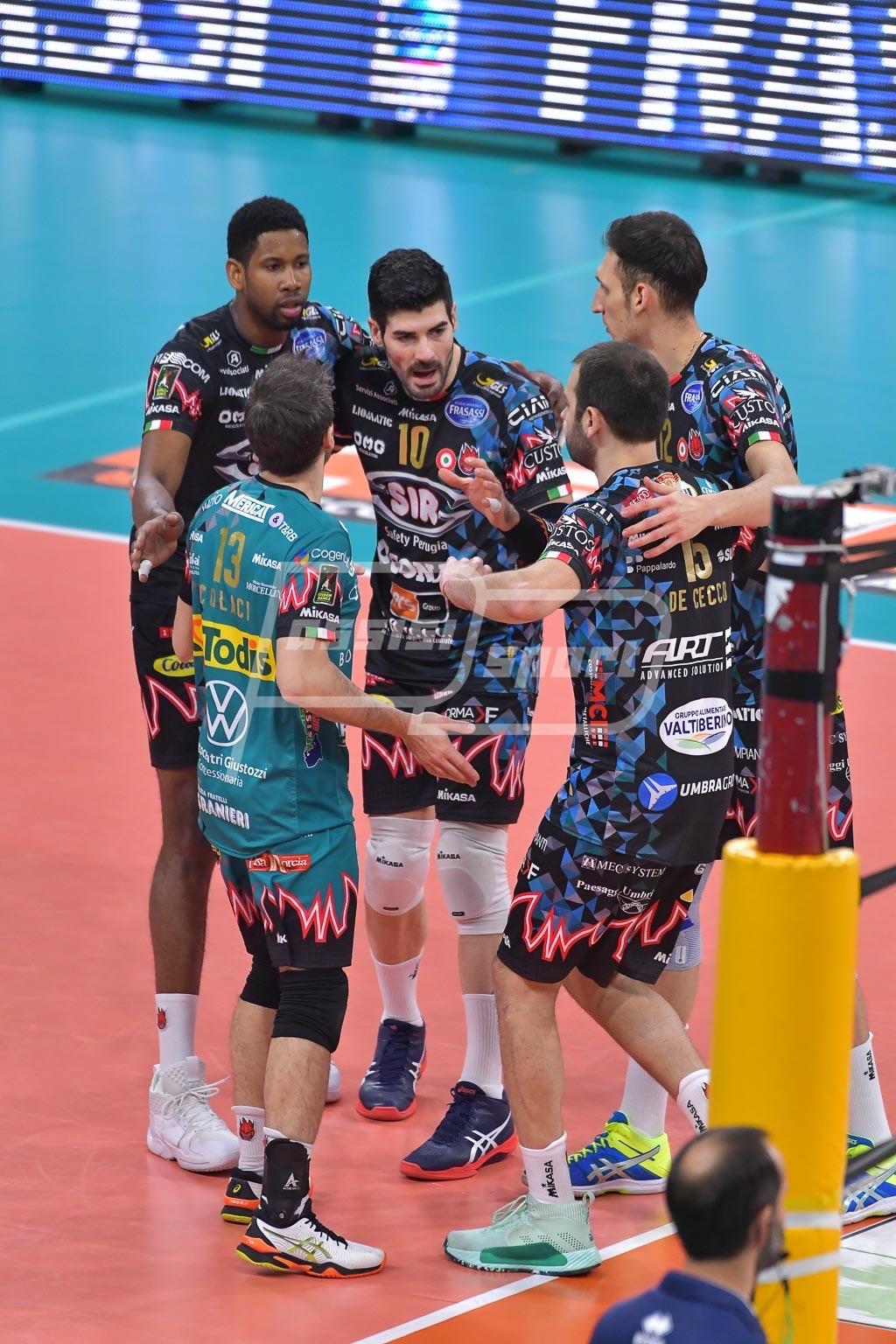 F98F77DC-9396-4776-9D05-CFF52E21215D