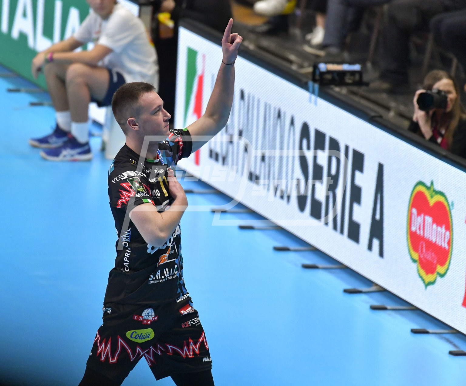 162F2743-3BC4-47EC-9033-4D0F90E542D3