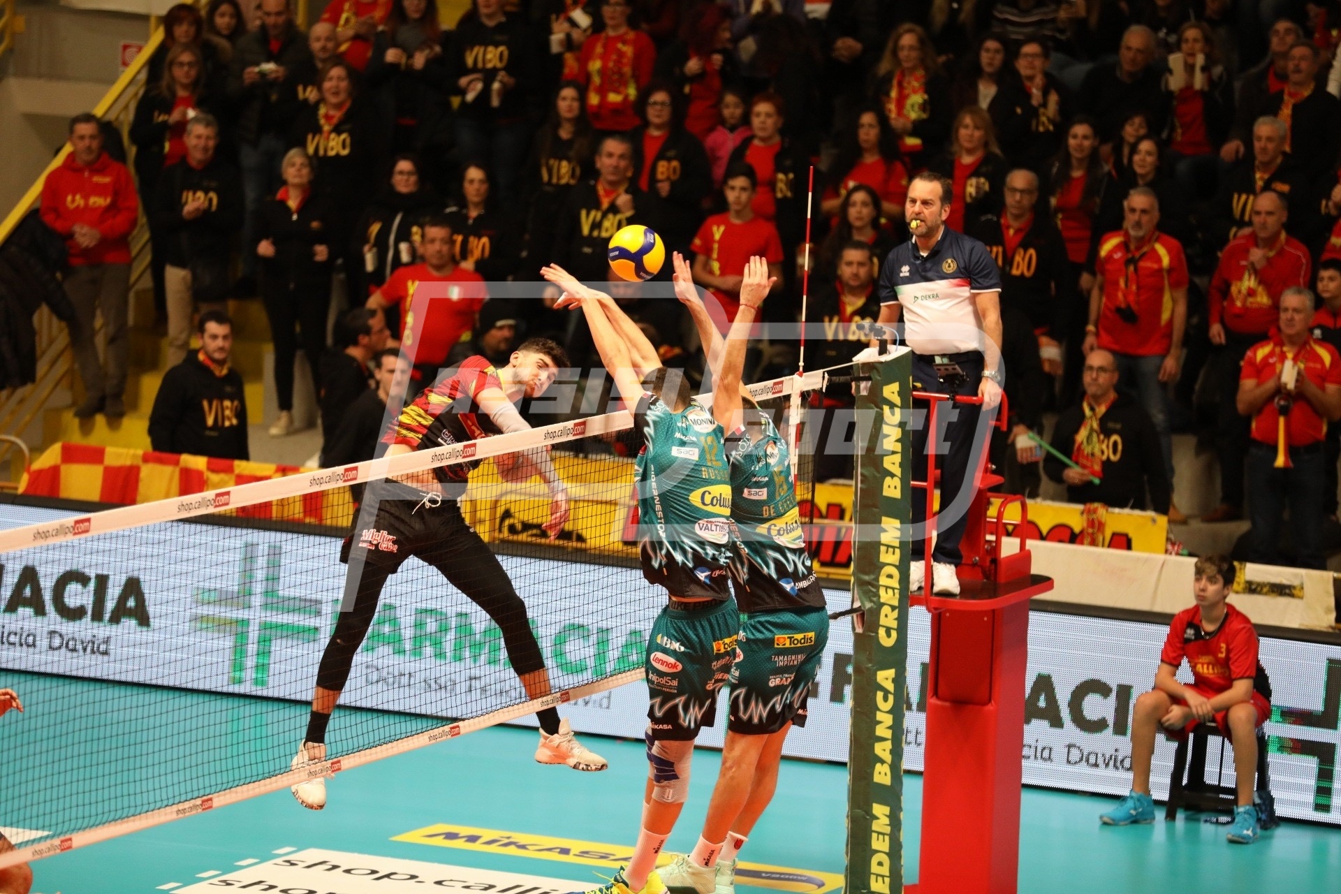 DFC7B0FB-6E70-472F-AF20-5C9E8A7CFDBF