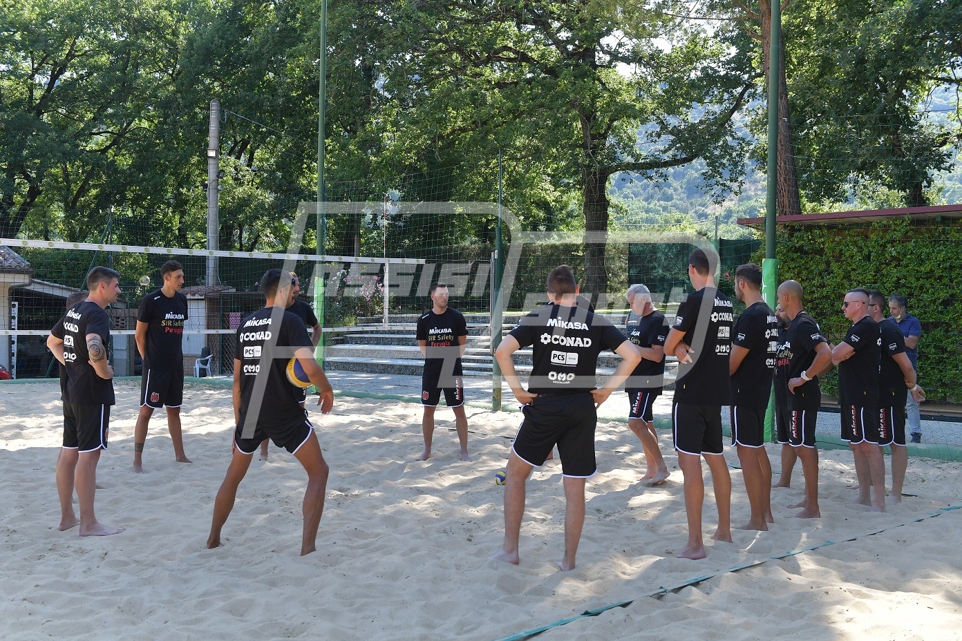 F7199143-315B-4042-93AE-659ECF0596FB