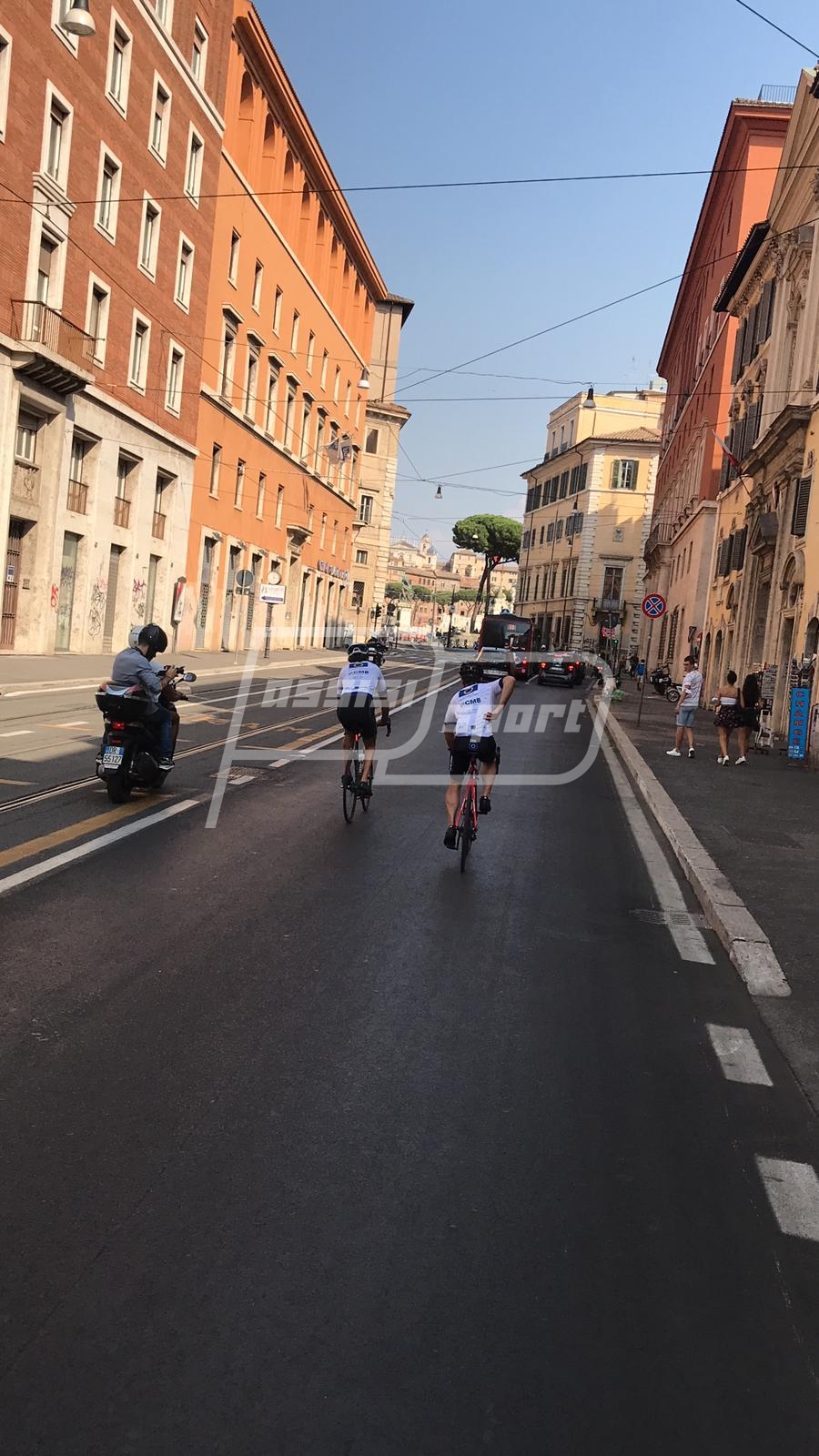 3A8506DC-4CE6-4929-99E5-83B962DC987D