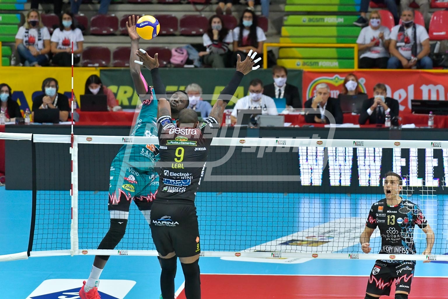 55C32E48-3DE6-4EC8-B67D-ECFDC3634A4C