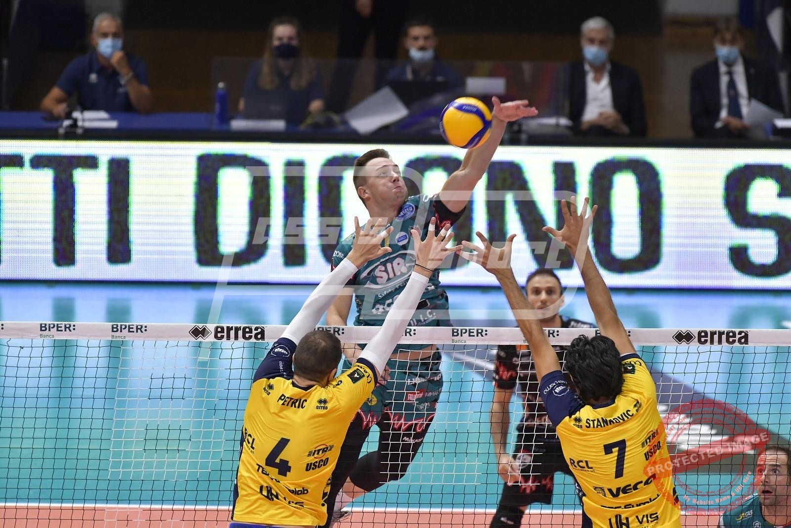 7689423B-AEC5-4198-AE2C-410BFA51ED23