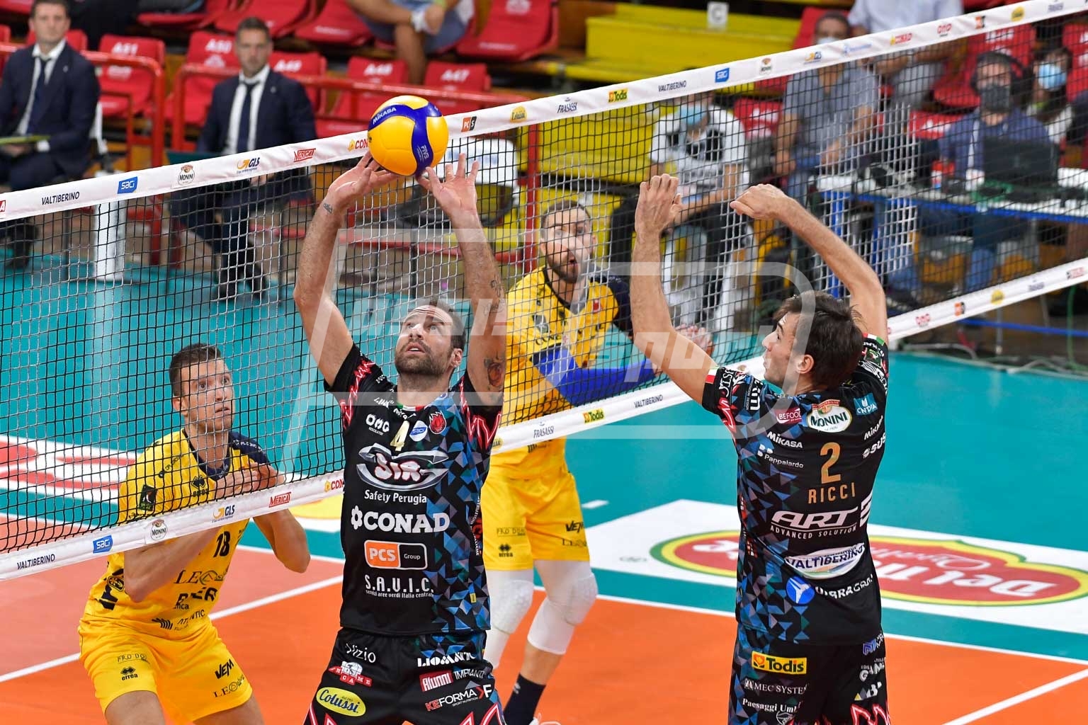 D4C9BBDD-B303-4F33-A22C-10EC71D4B50C