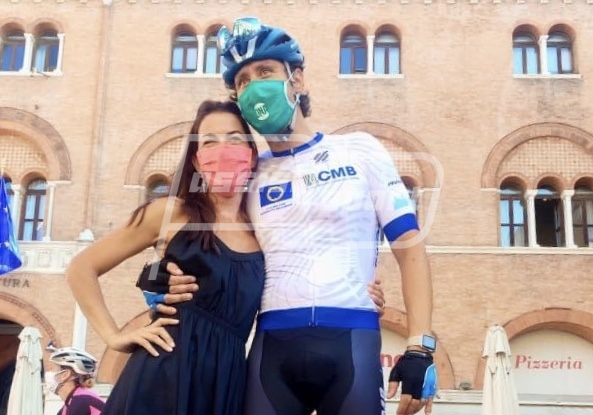 D8AE5420-3620-4E71-8F5D-964FD753C5C6