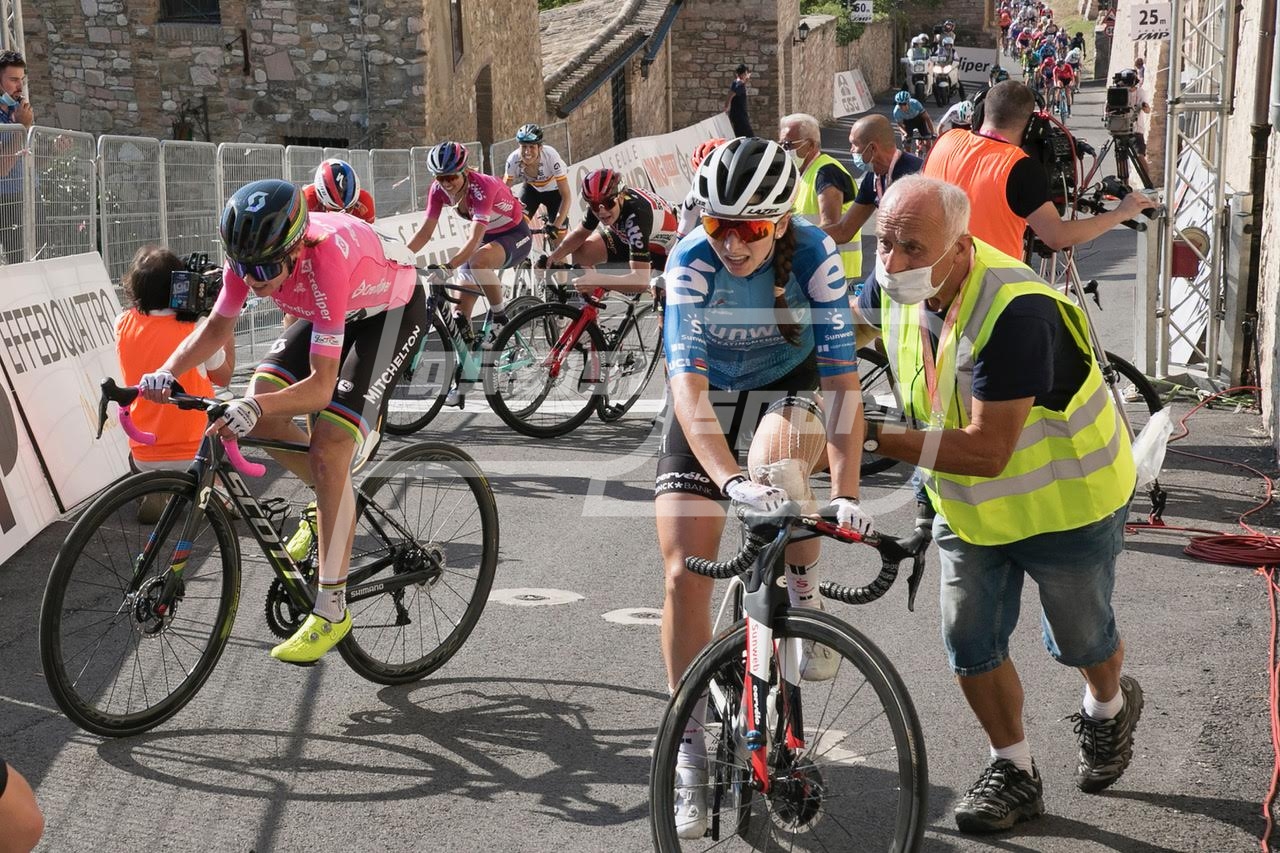 E7651CCF-7C5D-40FC-BC27-F12587F49A37