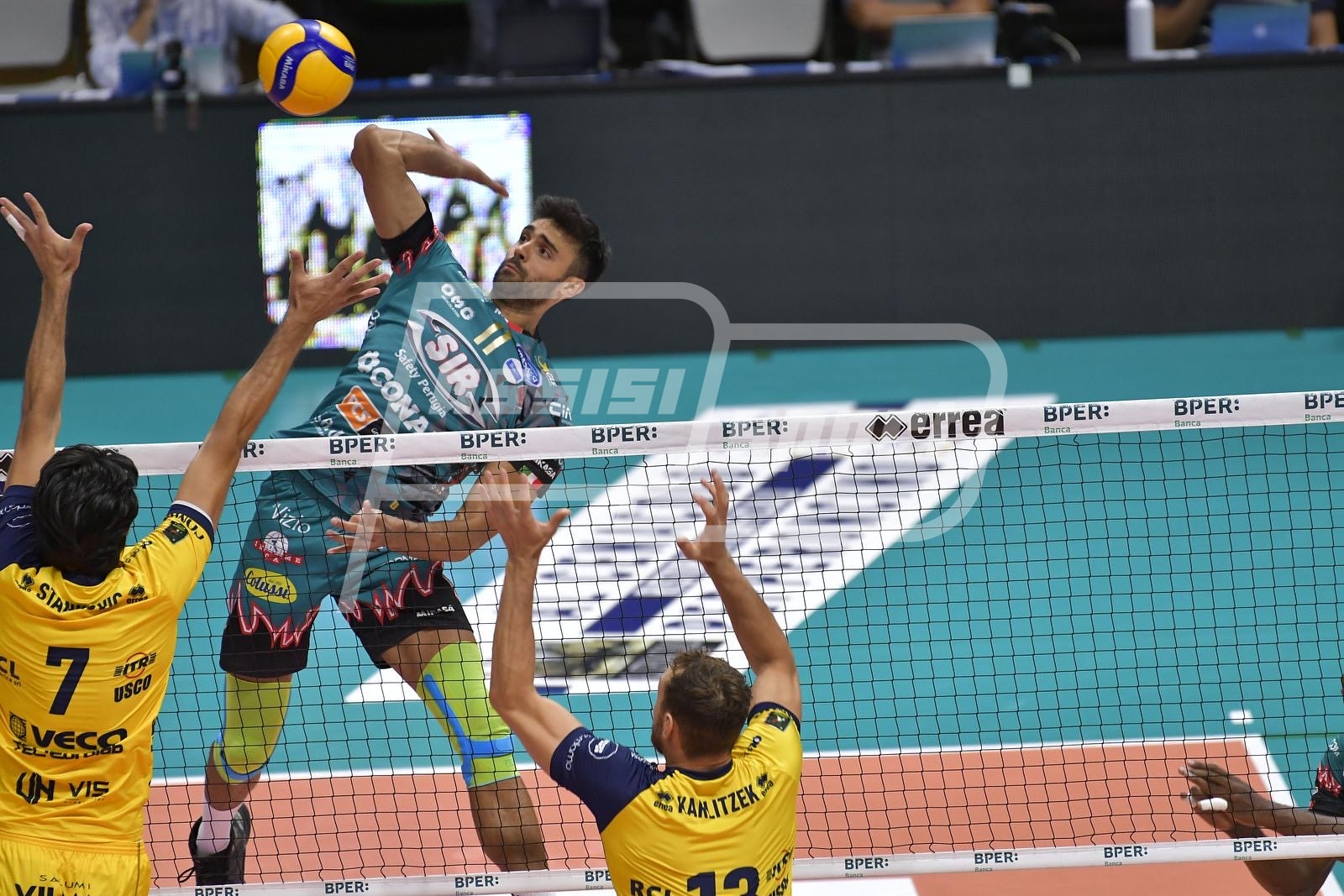 F8665165-E0AF-4059-86EE-8FA71121389B